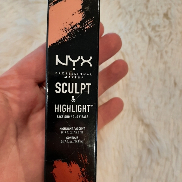 NWT! NYX cinnamon peach sculpt and highlight - Picture 3 of 6